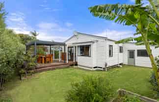 21C Lorenzen Bay Road, Raglan
