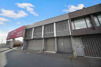 6/8 South St, Newton