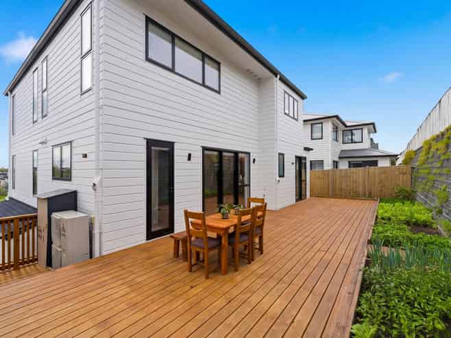 14 Cavalli Road, Long Bay