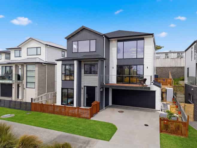 14 Cavalli Road, Long Bay