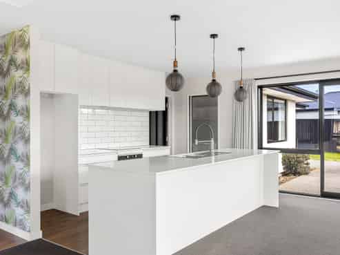 8 Oakleigh Street, Woodend