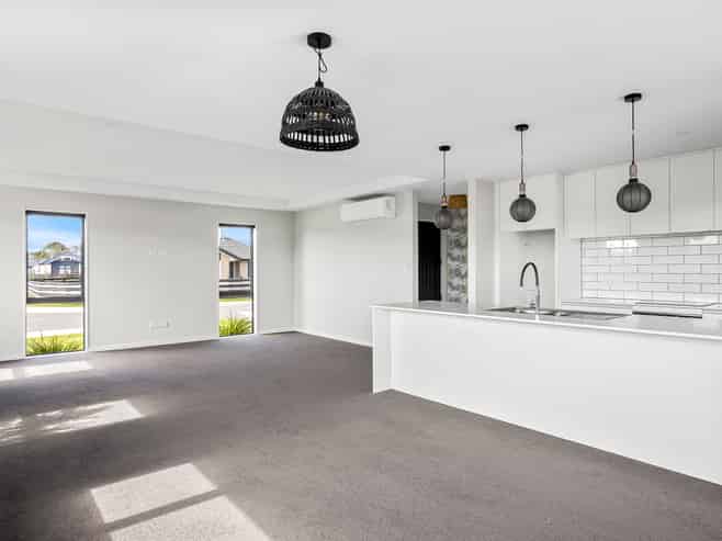 8 Oakleigh Street, Woodend