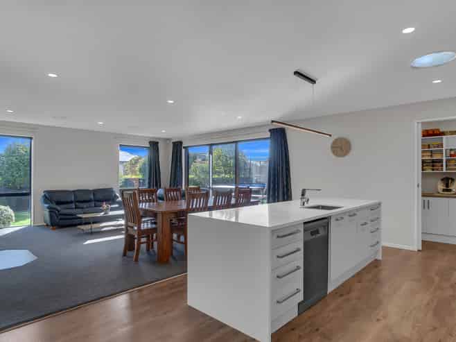 8 Turvey Street, Pegasus