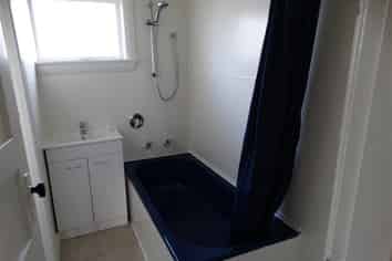 80 South Road, Manaia