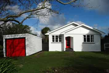 80 South Road, Manaia