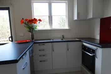 80 South Road, Manaia