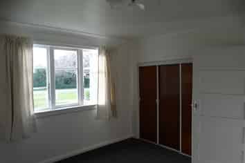 80 South Road, Manaia