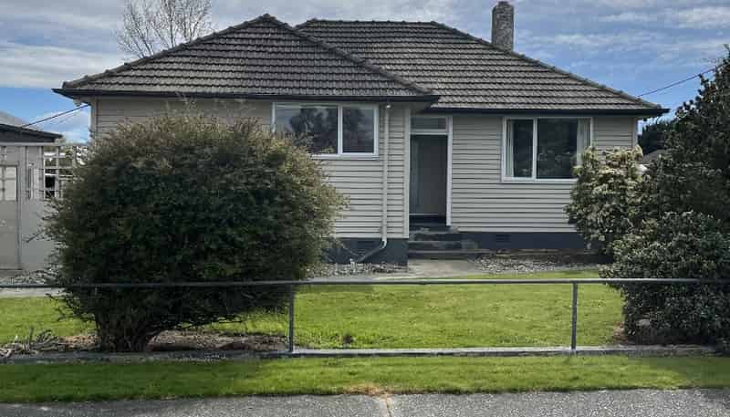 13 Lawrence St, Gore