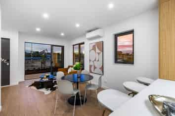 208-212 Henwood Road, Westgate