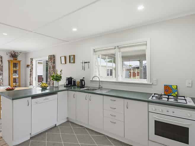 132 Weraroa Road, Levin