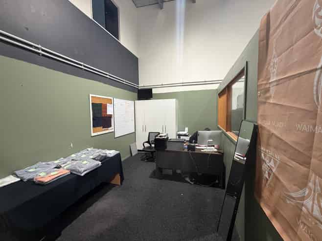 Superb Warehouse / Office Combo