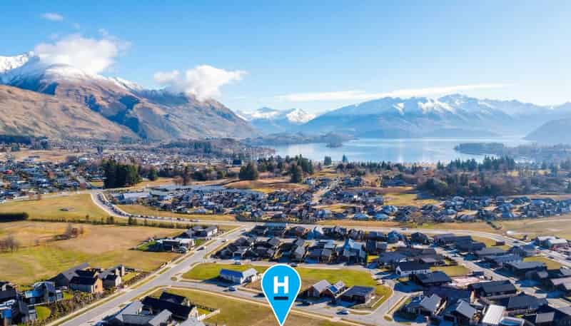 10 Doug Ledgerwood Drive, Wanaka