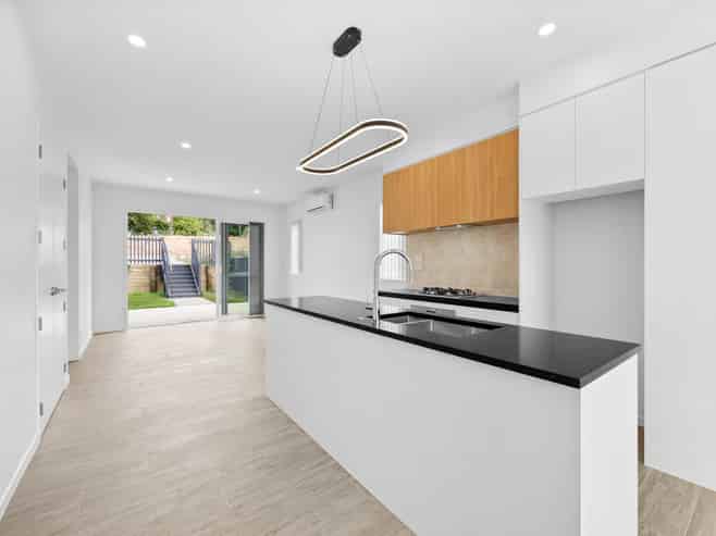 6 Taiheru Road, Karaka