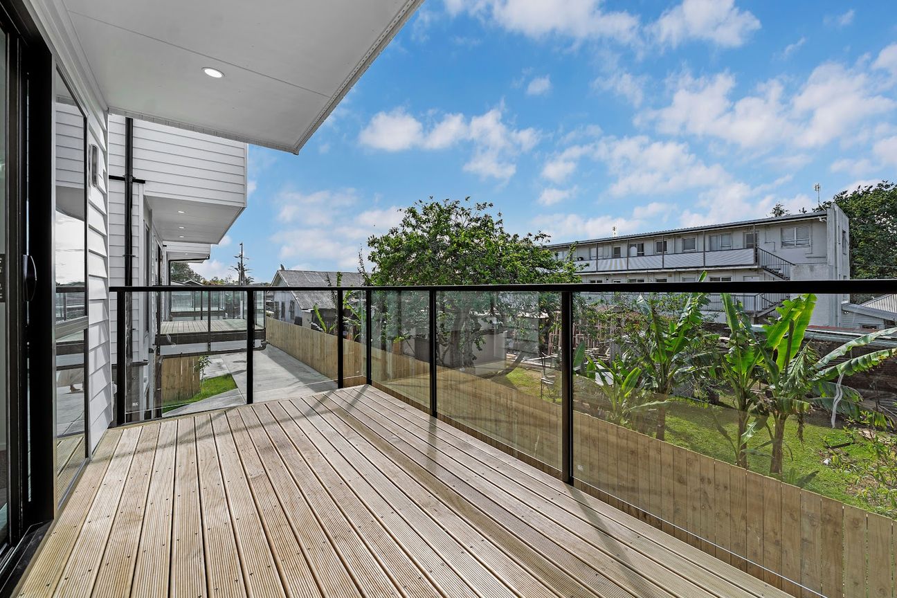 Golden Opportunity – Standalone Living
Offers Over $999,000 | Brand New Brick Home | High Income Potential - Więcej
