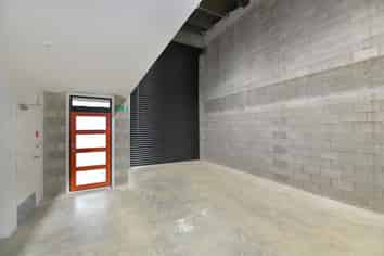 VERSATILE WORK-LIVE Unit IN CENTRAL LOCATION.