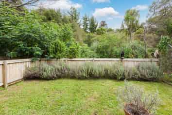 VERSATILE WORK-LIVE Unit IN CENTRAL LOCATION.