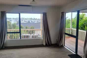 18 Tawhana Crescent, Red Beach