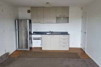 18 Tawhana Crescent, Red Beach