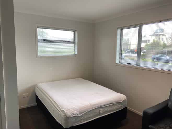 1/2 Rm A Palmerston Street, Hamilton Central