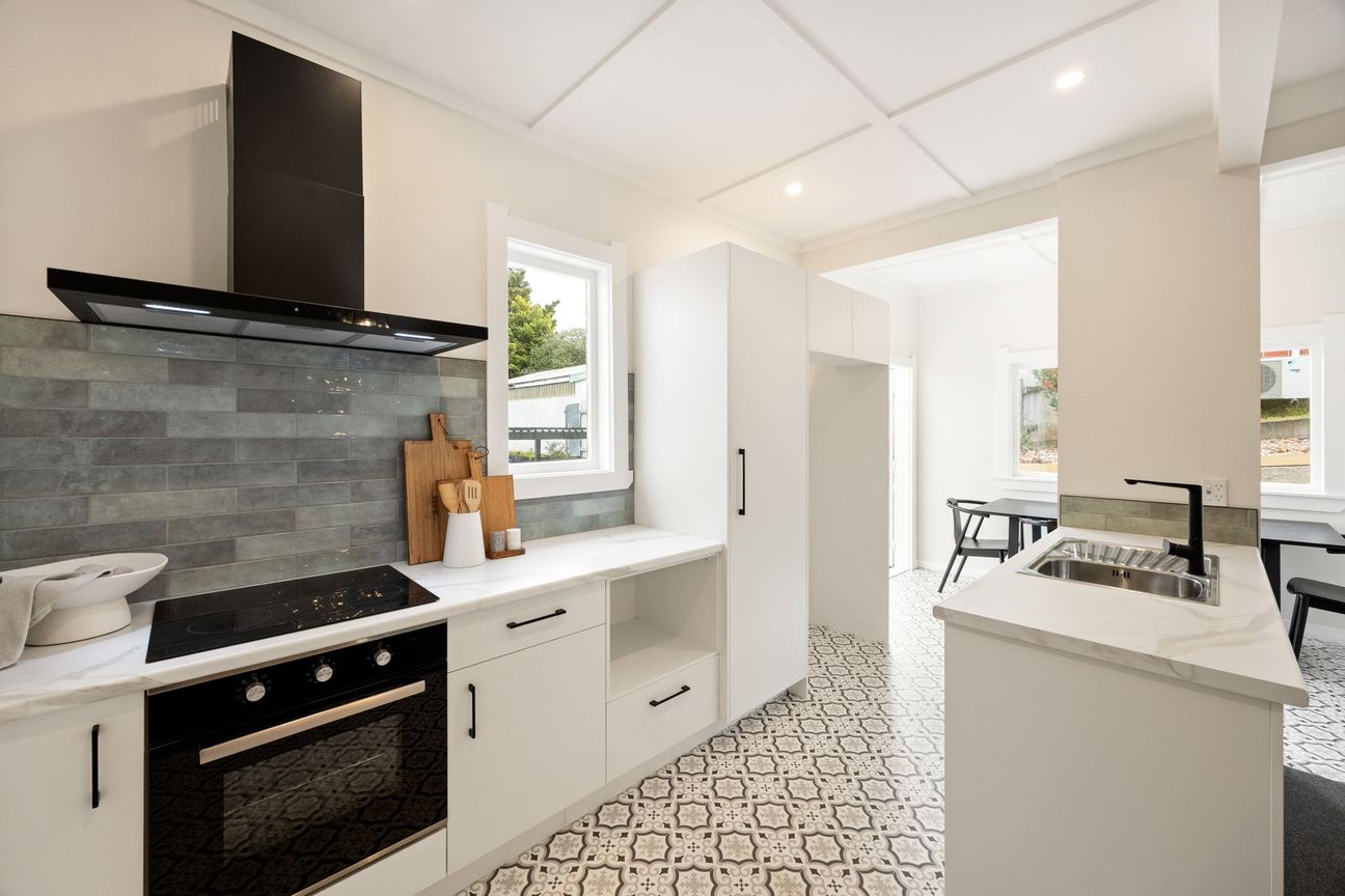 The Easy Yes on Hinau - Vista 6