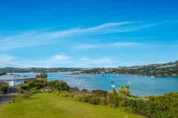 21 Okiato Road, Russell