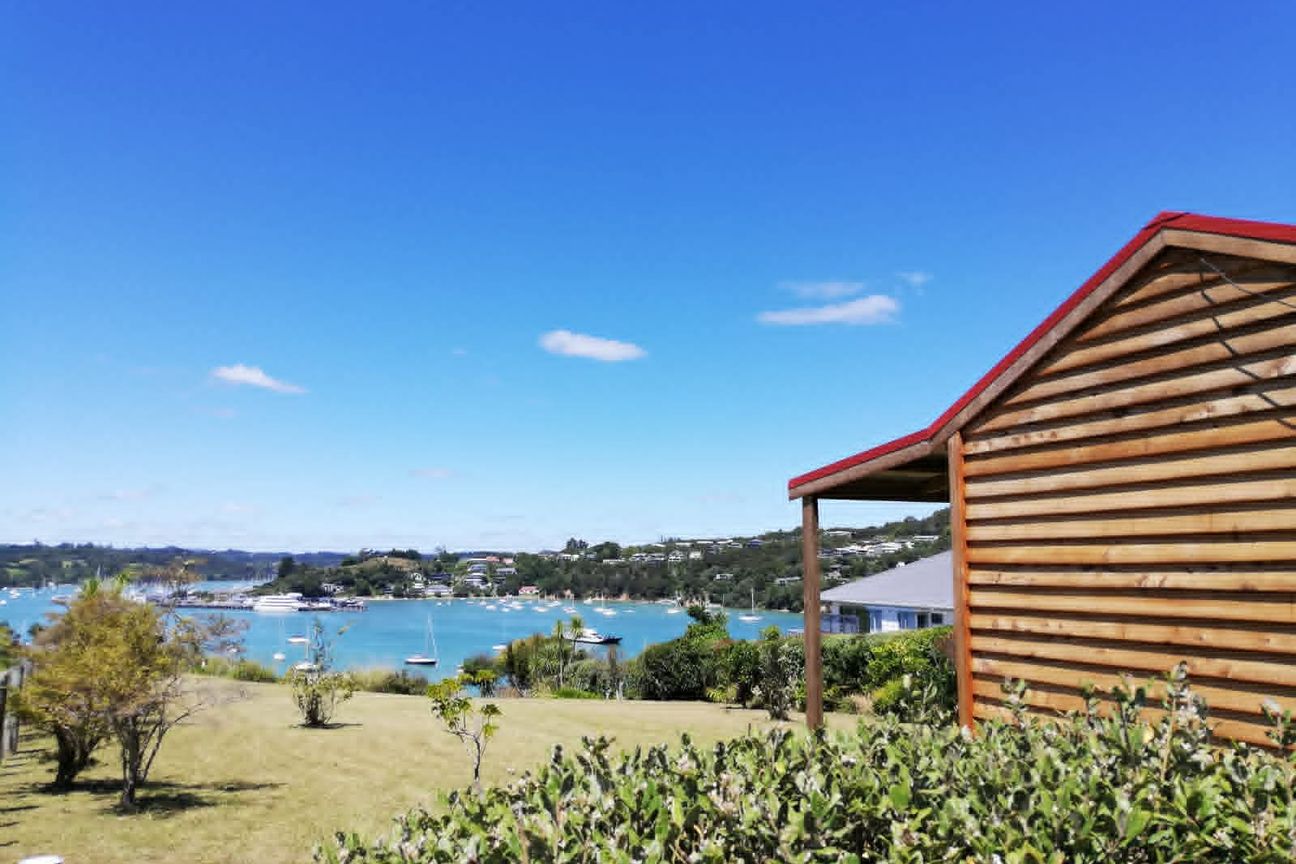 Waterfront Views Without the Waterfront Price - Więcej