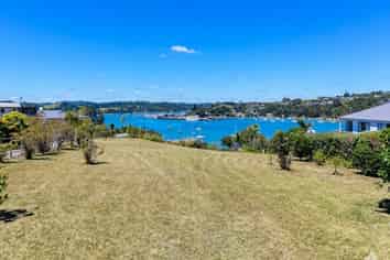 21 Okiato Road, Russell