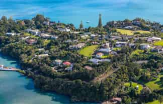 21 Okiato Road, Russell