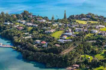 21 Okiato Road, Russell