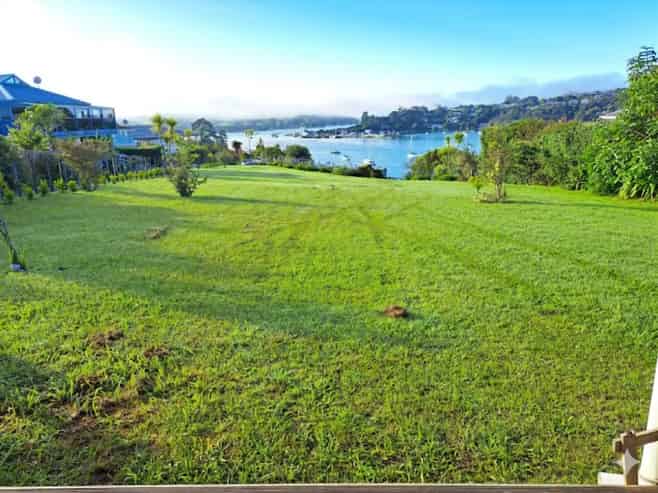 21 Okiato Point Road, Russell