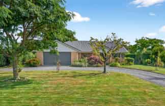 1a Daffodil Grove, Carterton