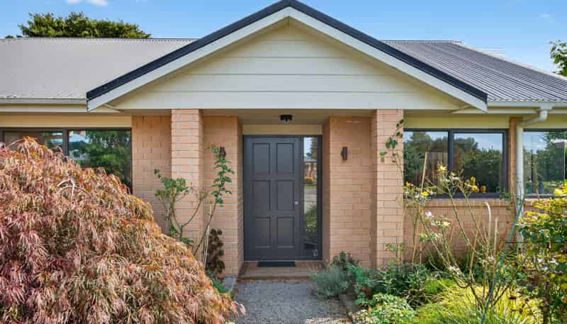 1a Daffodil Grove, Carterton
