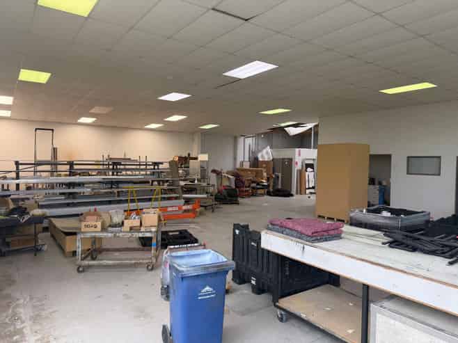 Prime warehouse/showroom space with exposure