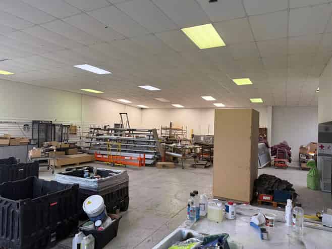 Prime warehouse/showroom space with exposure