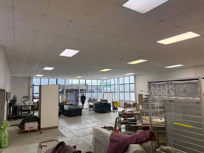 Prime warehouse/showroom space with exposure