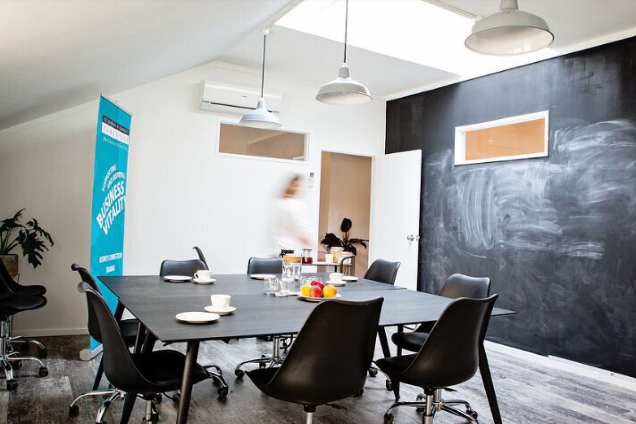 Open plan CBD offices - Vista 4