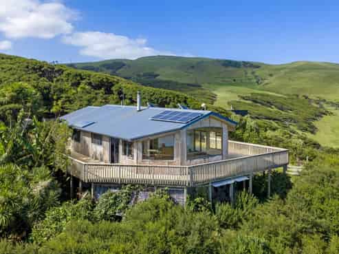 1574 Whaanga Road, Raglan