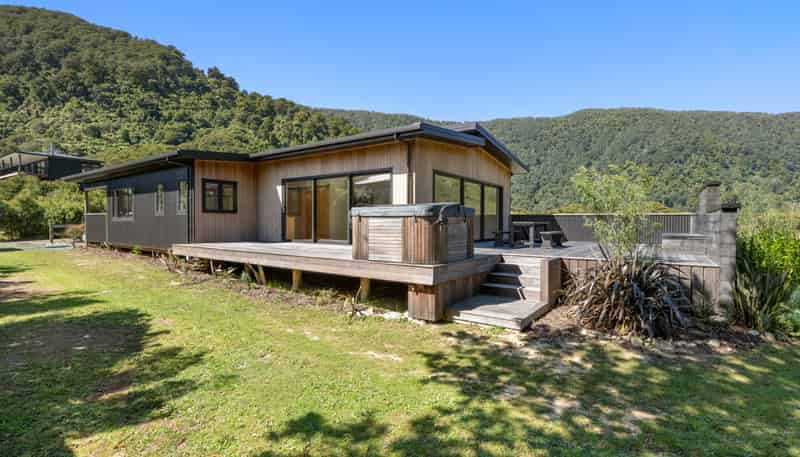 30 and 32 Matai Street, Tennyson Inlet