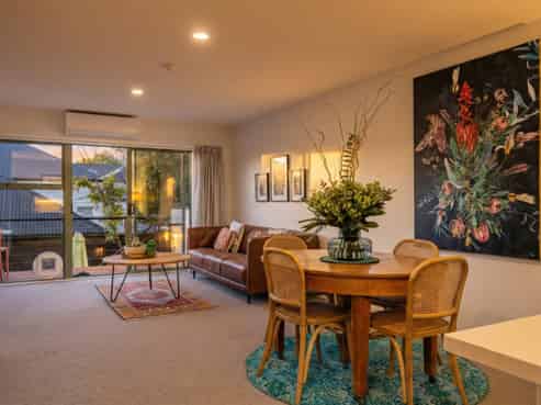 2/22 Exeter Street, Merivale