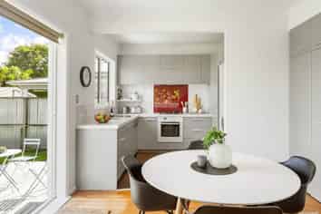 31 Springleigh Avenue, Mount Albert