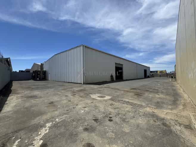 1,220sqm Industrial Facility with Yard