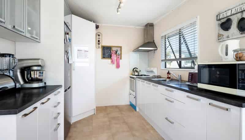 2/141 Finlayson Avenue, Clendon Park