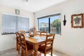 2/141 Finlayson Avenue, Clendon Park