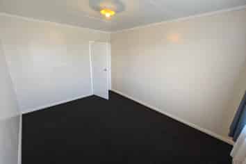 12 Douglas Crescent, Fairfield