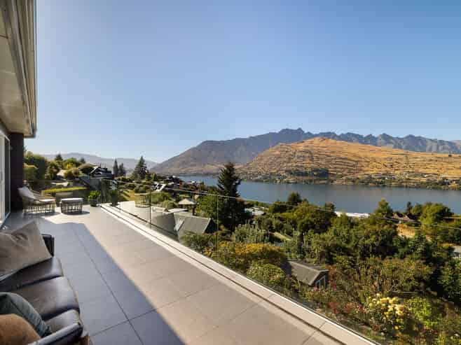 10 St Marks Lane, Queenstown Hill