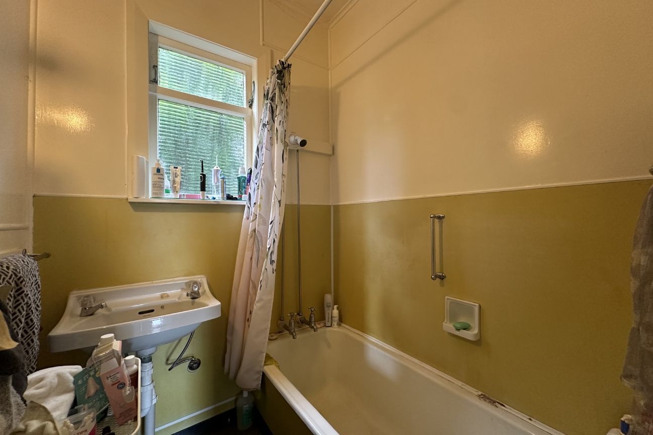 Two Bedroom House - Wadestown - Widok 6