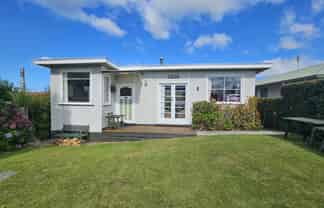 8 Matai Street, Kaka Point