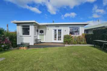 8 Matai Street, Kaka Point