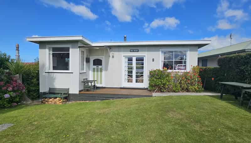 8 Matai Street, Kaka Point