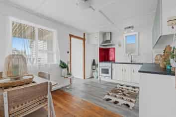 102 Centennial Avenue, Waitara